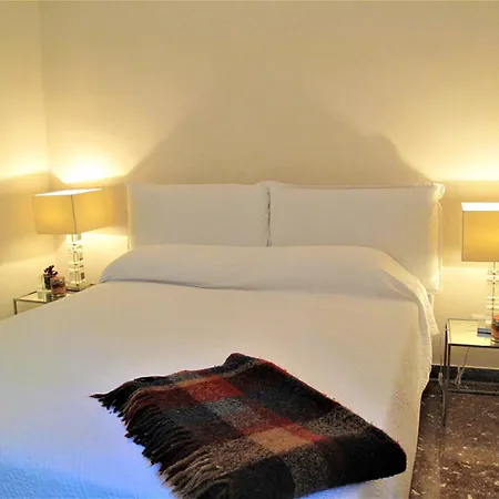Castro Chic House روما